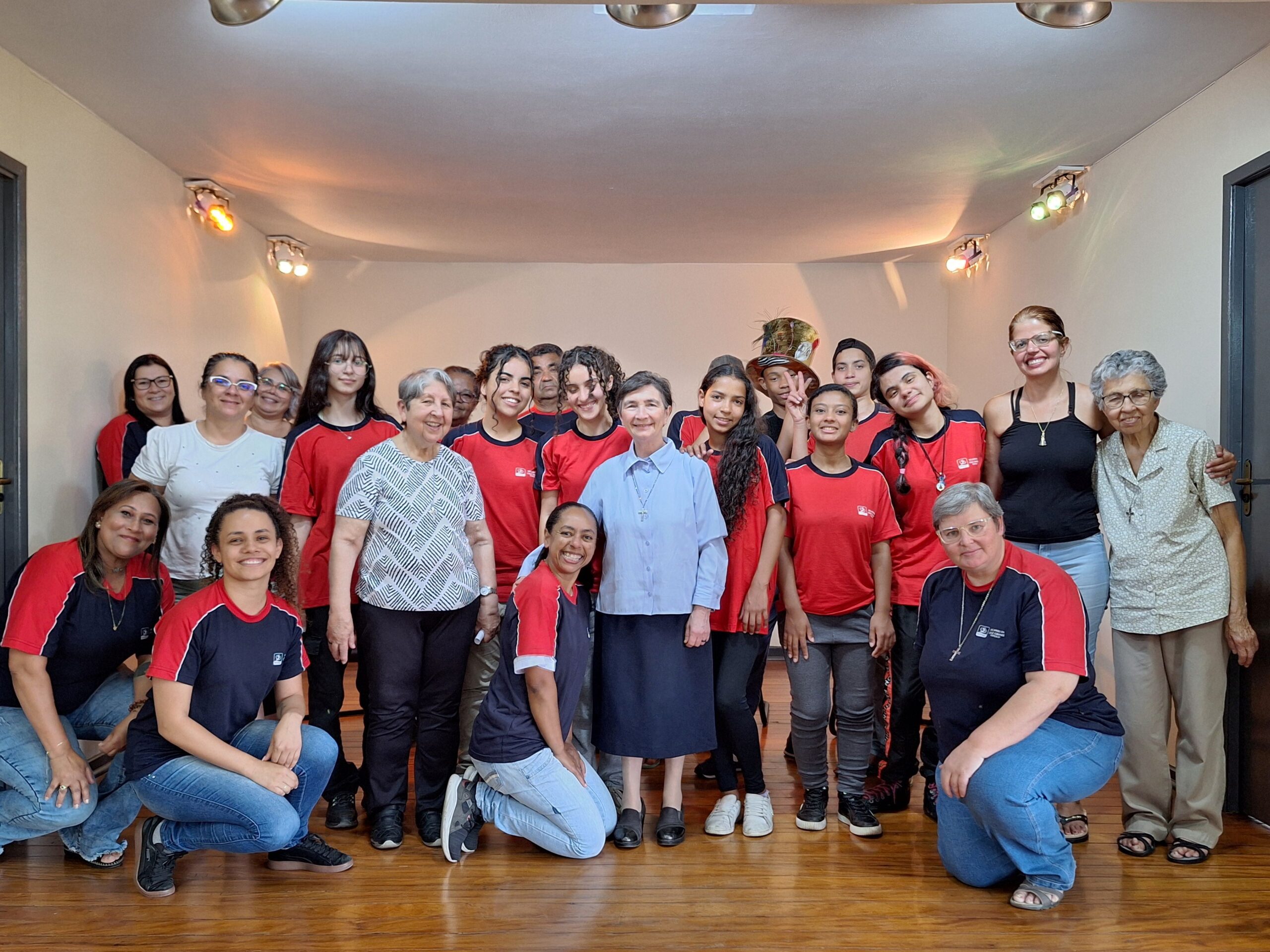 Conselheira Geral, Irmã Paola Battagliola, visita o Recanto da Cruz Grande: um “cantinho do céu”