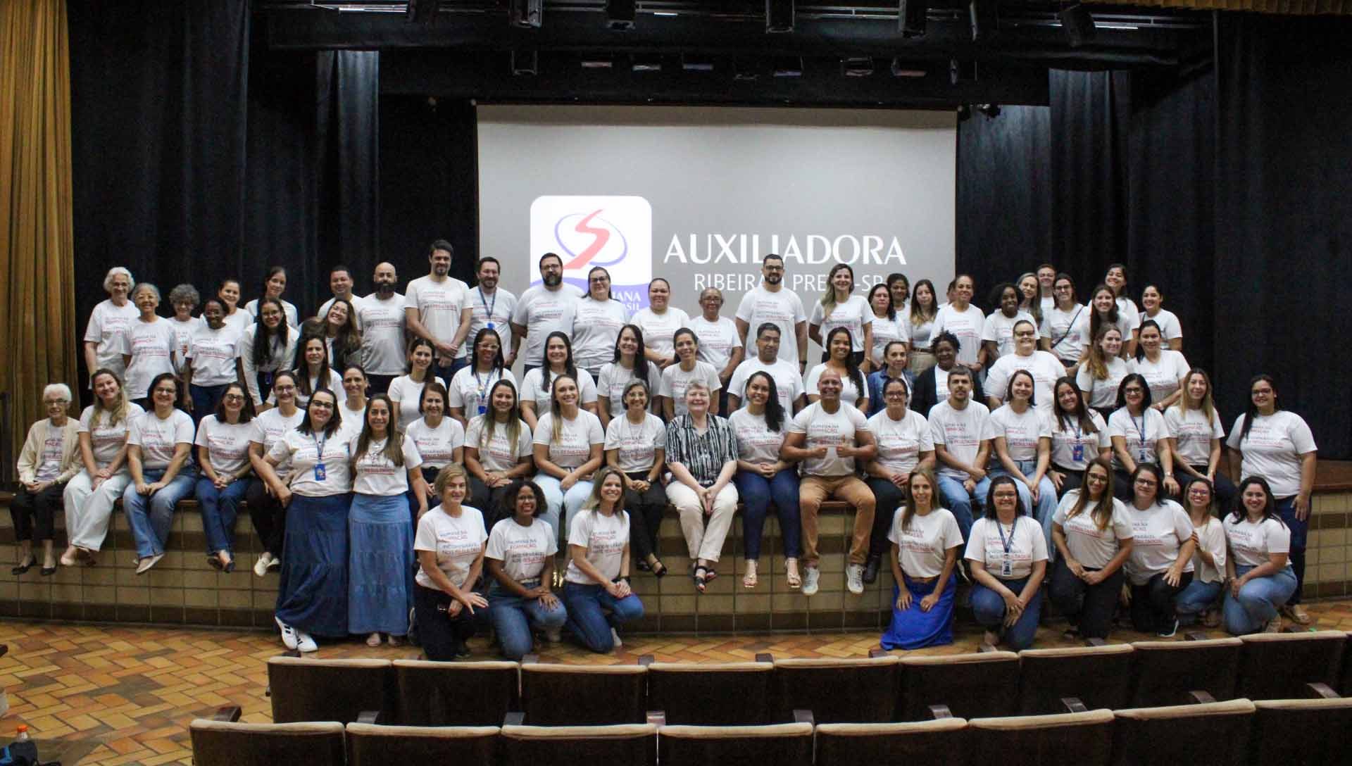 Encontro formativo no Colégio Auxiliadora reforça a fé e a esperança como pilares da educação salesiana