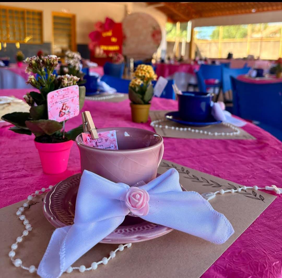 Chá das Mulheres reúne fiéis para tarde de oração e acolhimento em Água Clara (MS)