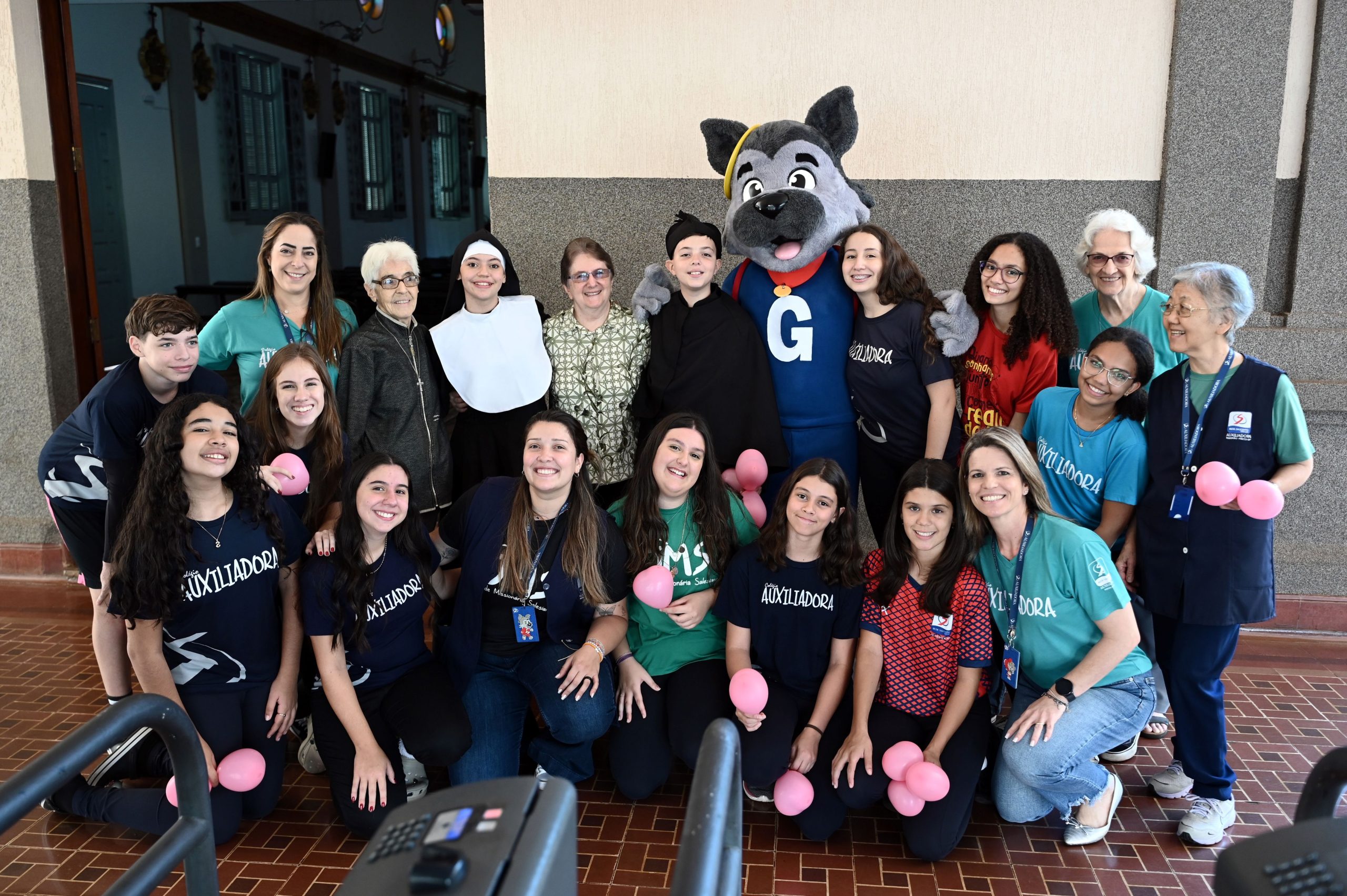 Presença da Inspetora da BAP fortalece espiritualidade e missão salesiana no Colégio Auxiliadora