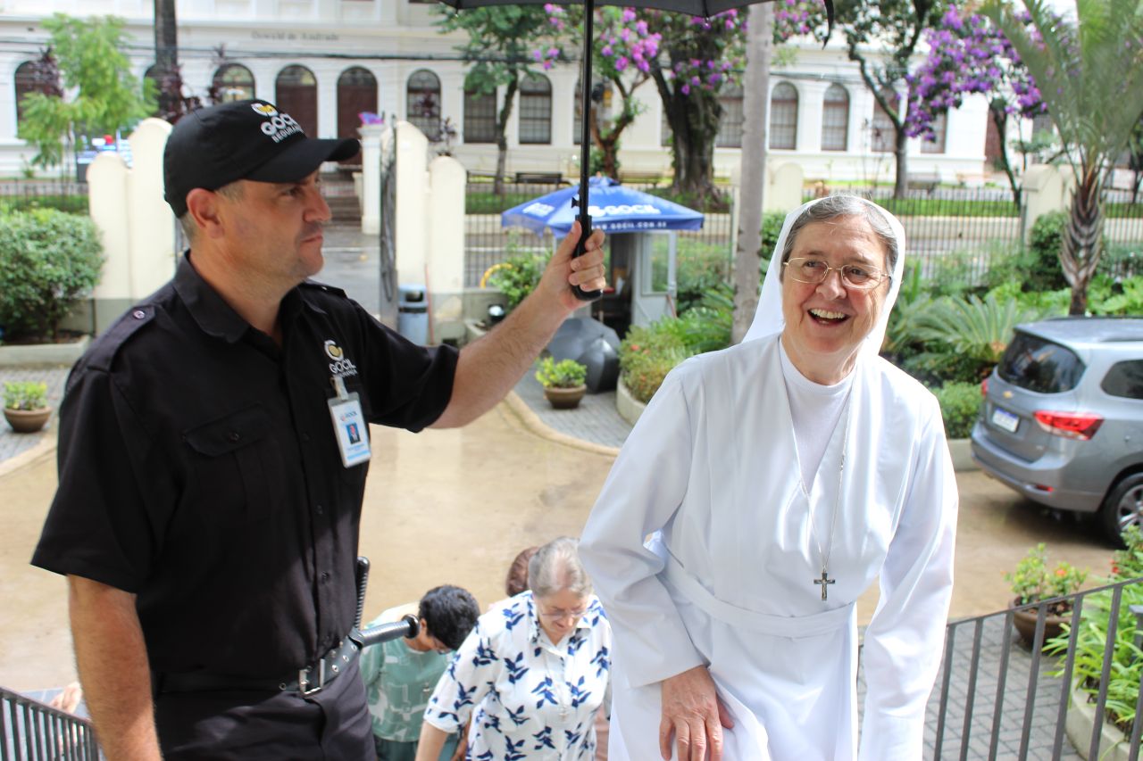 Madre Chiara Cazzuola chega à Inspetoria Nossa Senhora Aparecida para visita de 13 dias
