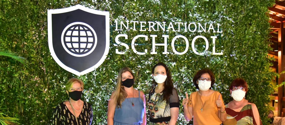 Equipe da Associação Educacional Irmãs Salesianas de São Paulo participa do EVOLUTION - International School