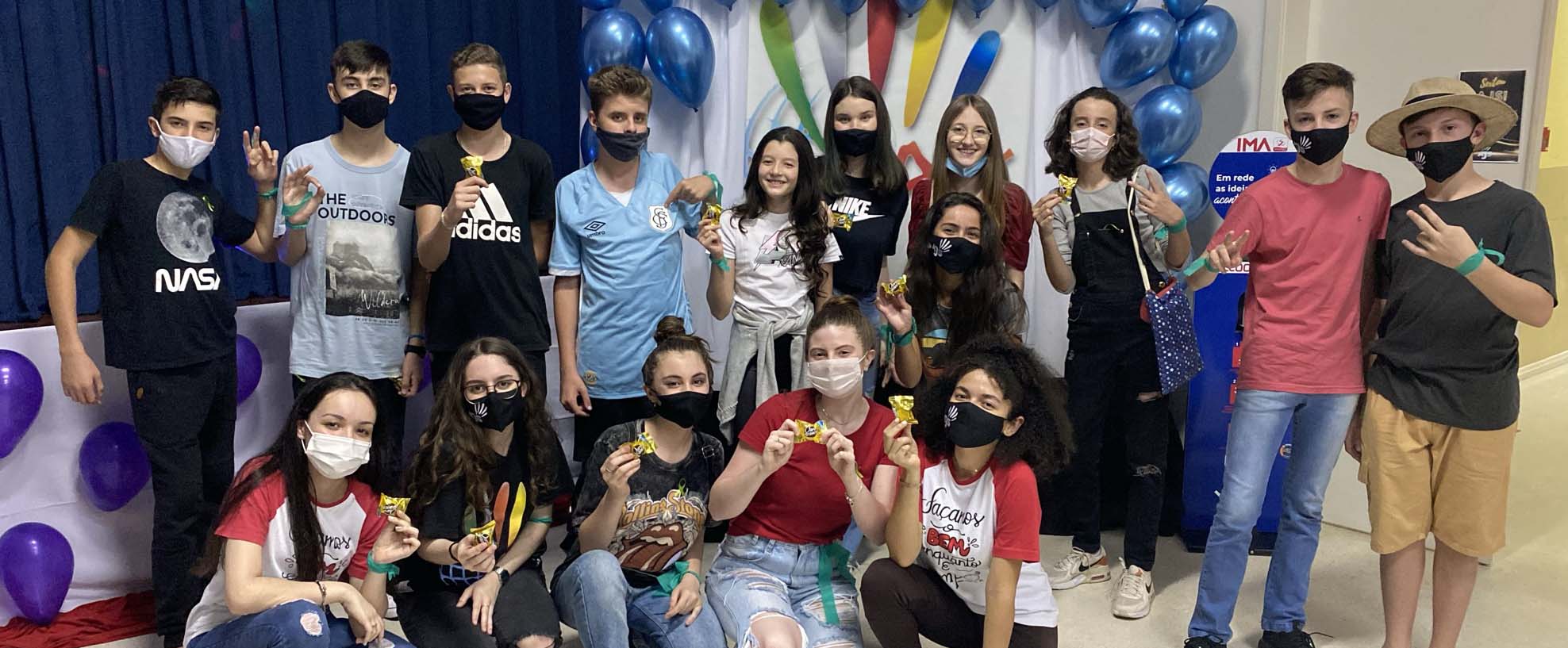 Jovens da AJS do Instituto Maria Auxiliadora (IMA) de Rio do Sul (SC) participam do Sextou e Madrugadão