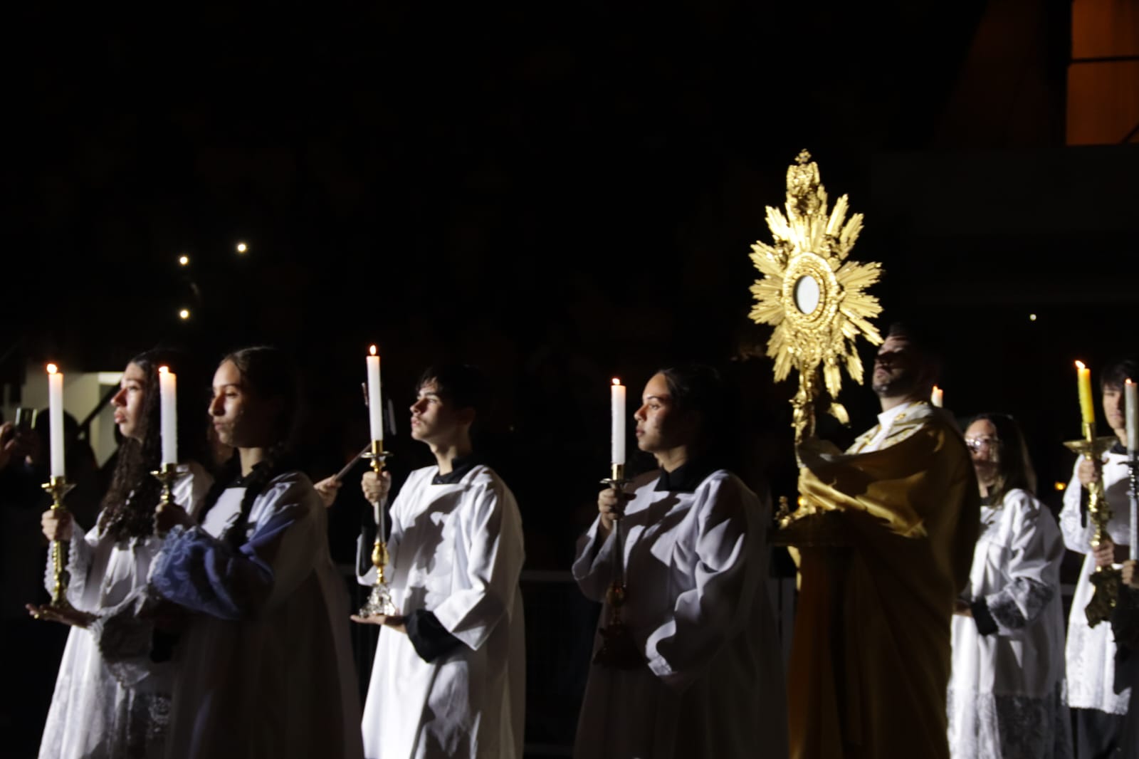 Festival da Juventude Salesiana celebra Momento de Adoração ao Santíssimo Sacramento
