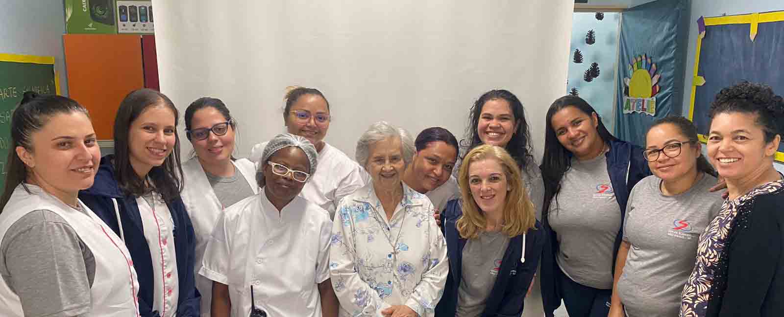 Educadoras da “Pingo de Gente” recebem visita e participam de momento formativo