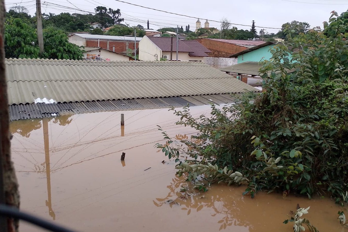 Em solidariedade com o Rio Grande do Sul